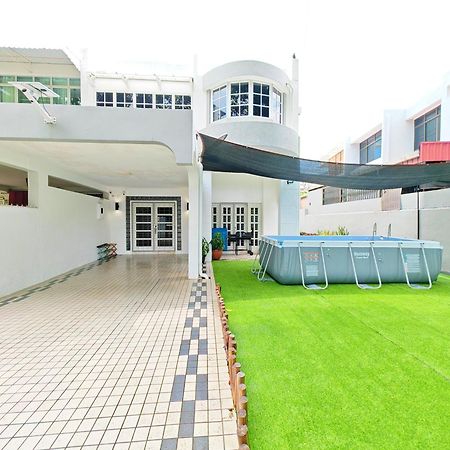 527 Beachhouse L 5 Bedroom With Swimming Pool - 3Min Walk To The Beach Tanjung Bungah (Penang) Exterior foto