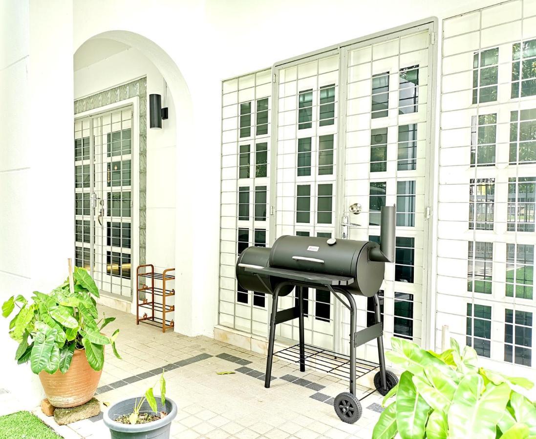 527 Beachhouse L 5 Bedroom With Swimming Pool - 3Min Walk To The Beach Tanjung Bungah (Penang) Exterior foto